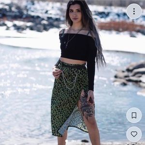 Green animal print long skirt